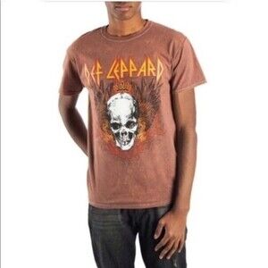 Def Leppard size large 2017 skull wings T-shirt